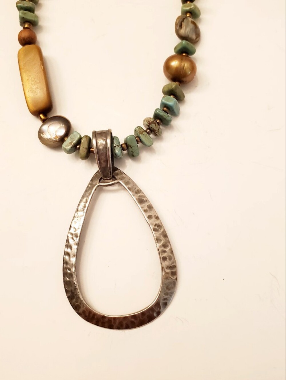 SILPADA Sterling Hammered Teardrop Pendant Necklace Green Turquoise Beads Abalon - Picture 4 of 6